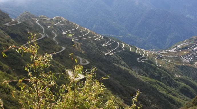 Aerial view of 32 hairpin bends Zuluk Silk Route
